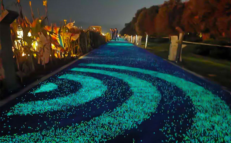  荧光跑道